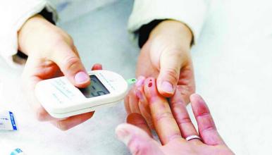 蜂王浆高级滋补品,蜂王浆是人体的第一长寿补品