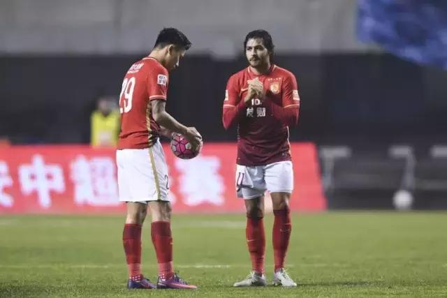 恒大换球衣广告,恒大亚冠决赛更换胸前广告