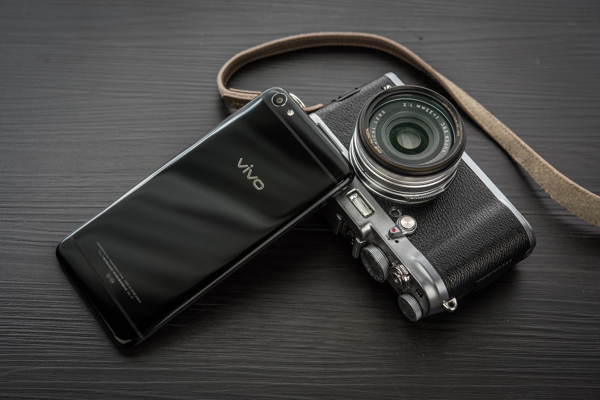 亮黑+128G价格只是苹果7三分一，vivo这机卖疯了