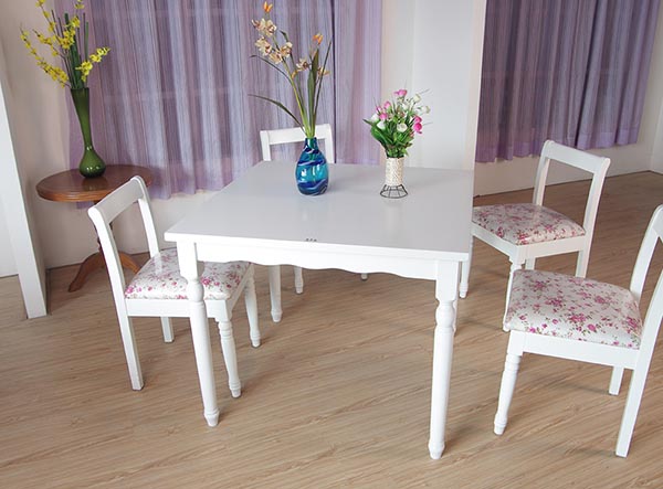 餐桌软玻璃垫发黄怎样清洗,餐桌塑料台布油渍如何清洗