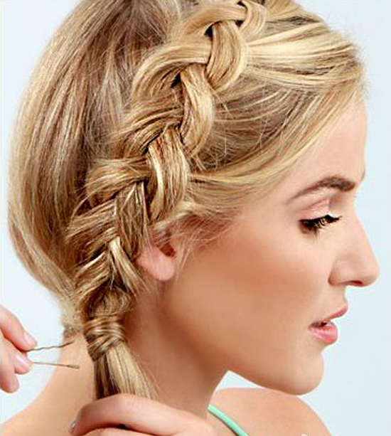 编发教程甜美侧麻花,九款简单的女神范编发教程分享