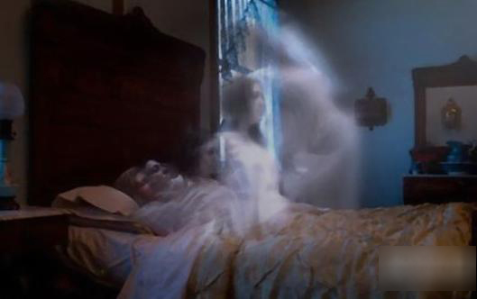 独居少女被鬼压床,少女半夜鬼压床