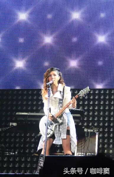 邓紫棋十五岁的时候,邓紫棋青涩时期照片