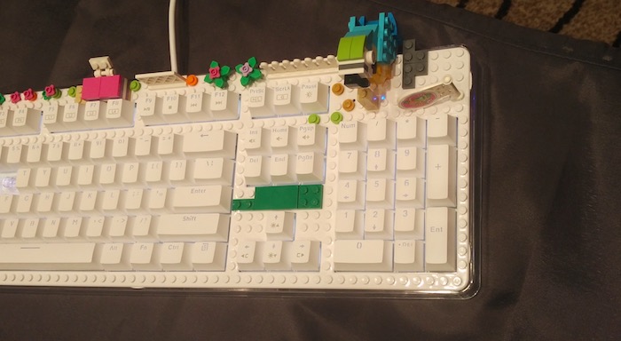 价格可能破万i-rocks发布史上最贵电竞游戏耳机