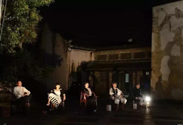 他是新浪潮戏剧的发起人，他说戏剧是当下且危险的