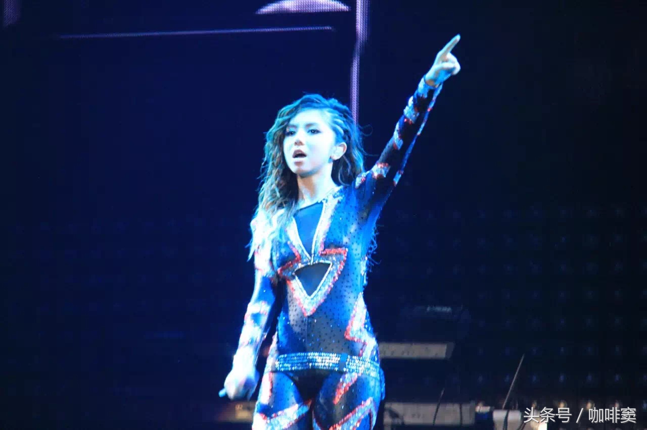 邓紫棋十五岁的时候,邓紫棋青涩时期照片