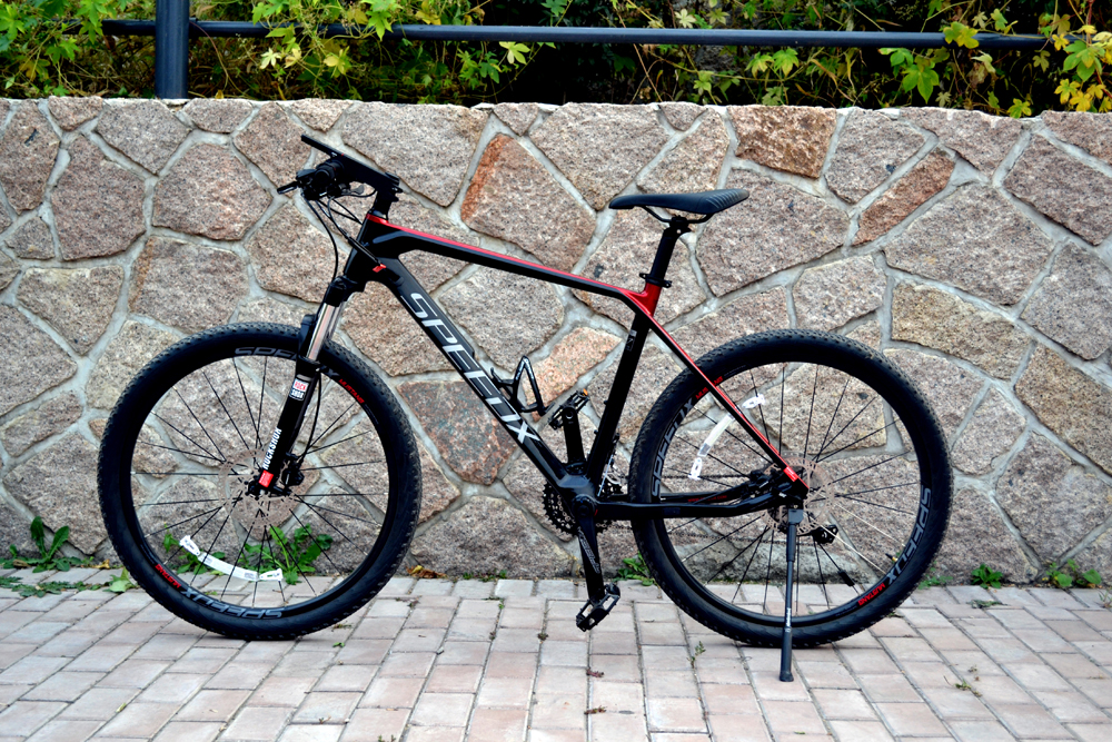 山地车碳纤维铝合金骑行感受,山地车铝合金碳纤维骑行感受