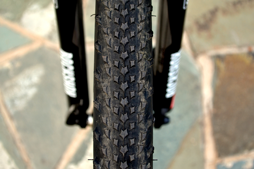 山地车碳纤维铝合金骑行感受,山地车铝合金碳纤维骑行感受