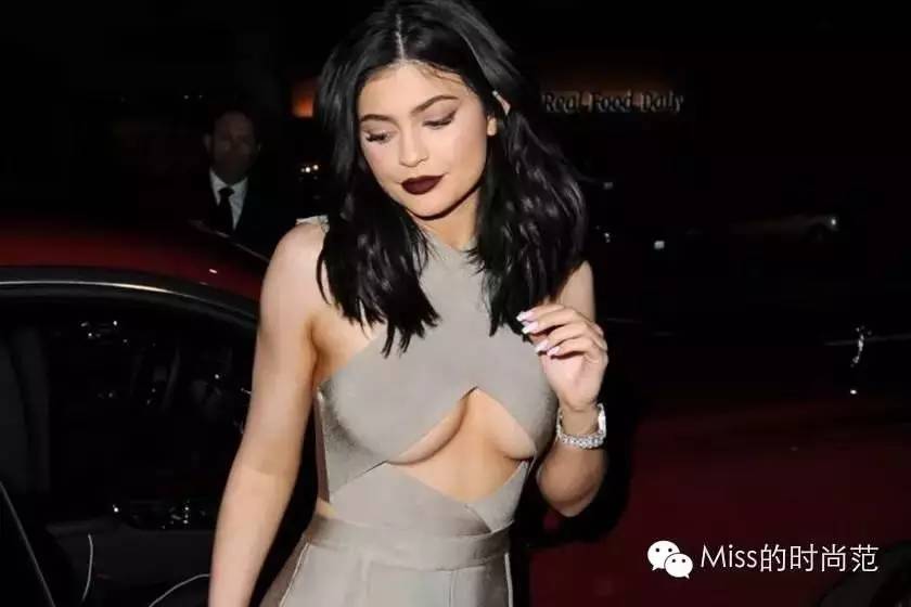 时尚其实是一种另类的智慧,时尚不是一种形式