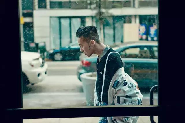 “躁动的荷尔蒙”演绎不羁英伦风