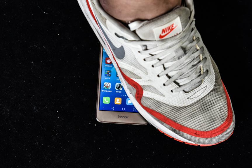 高品质助力5C，遭花样虐待后竟全身而退