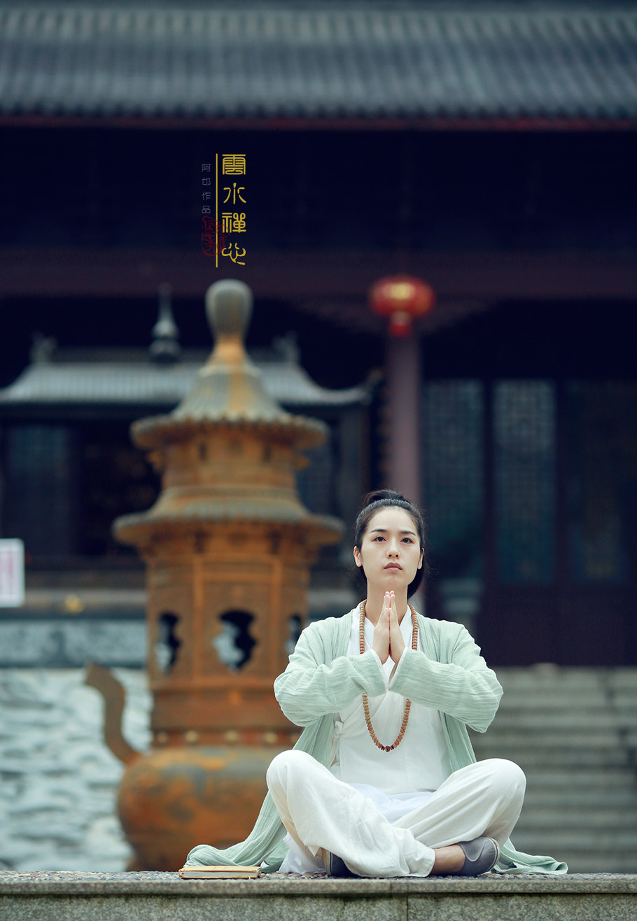 南无阿弥陀佛佛光四射,震撼心灵的南无阿弥陀佛