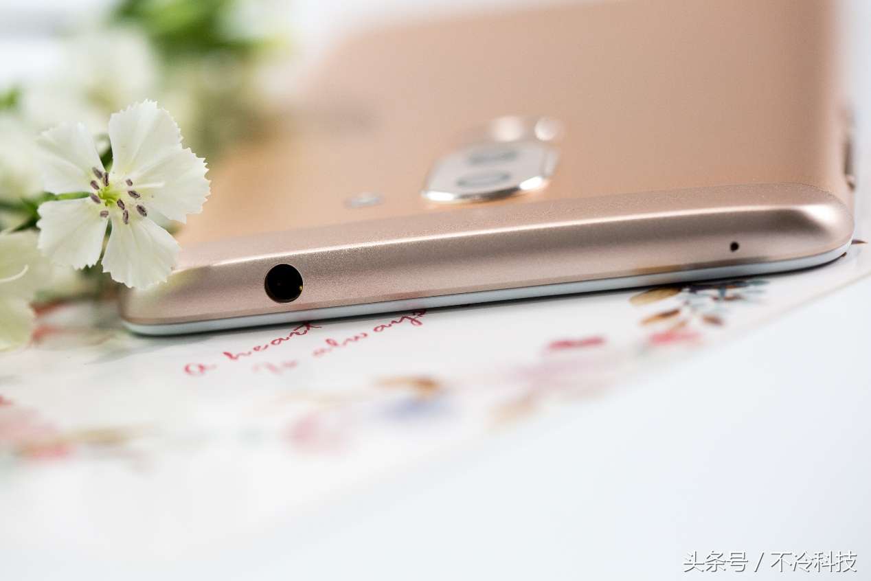 1500元手机推荐光荣畅玩6x,光荣6x与光荣畅玩6x是否一样