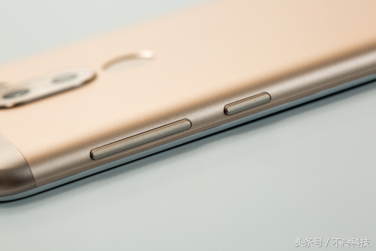 1500元手机推荐光荣畅玩6x,光荣6x与光荣畅玩6x是否一样