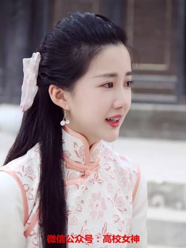 甜美可人青春范儿十足,乖巧可爱少女感