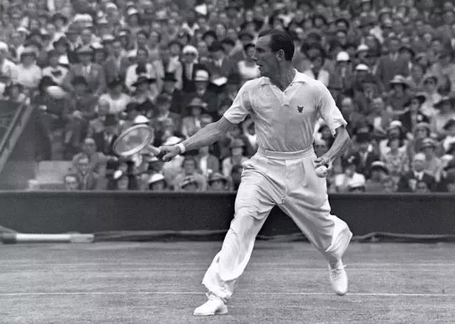 “躁动的荷尔蒙”演绎不羁英伦风