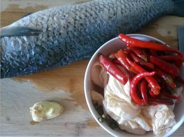 云南昆明正宗酸菜鱼的做法,酸菜鱼的正宗做法四川的