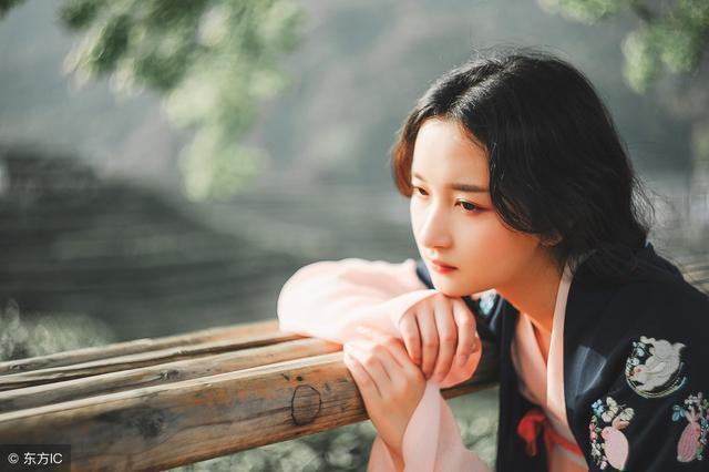 小说：她表面是新人演员，实际上是顶级黑客，总裁却以为她是菜鸡