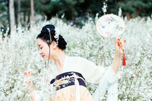 小说：旁人看出来，太子与农女的儿子一模一样，只有她自己没察觉