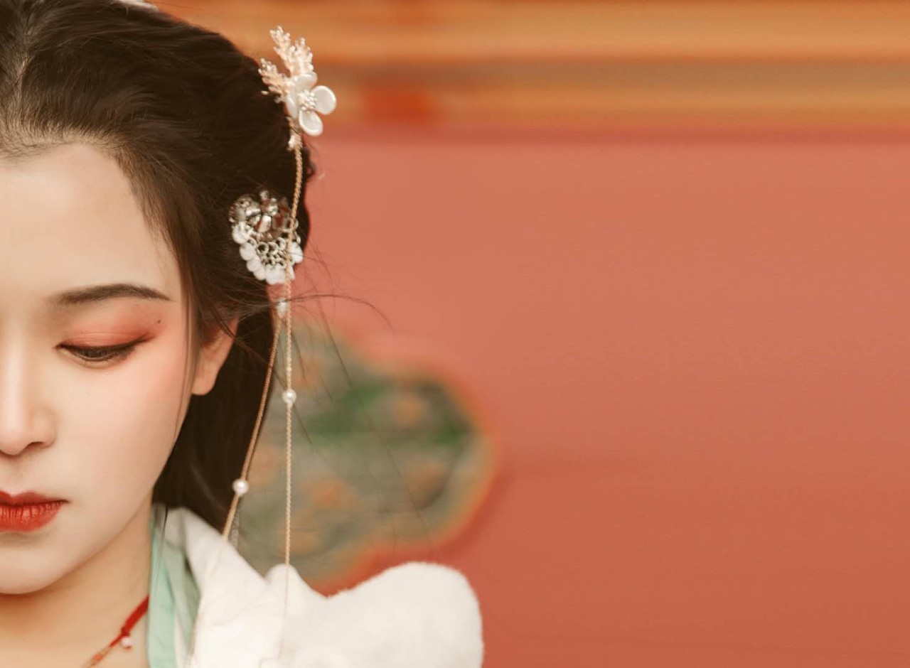 王妃被关入冷宫小说,王妃被关入冷宫的小说