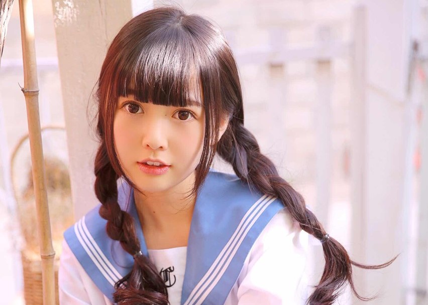 小说：学校晚会上闹出大事，众人本想过去起哄，看到小伙又放弃了