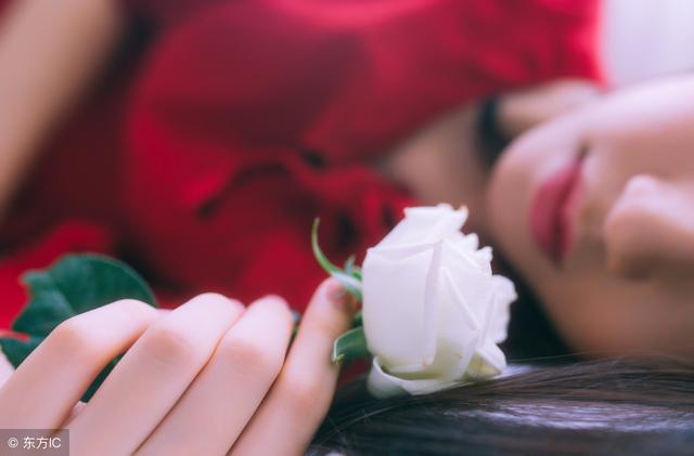 小说：她即将搞垮总裁的公司，白莲花找上门来，说要把总裁让给她