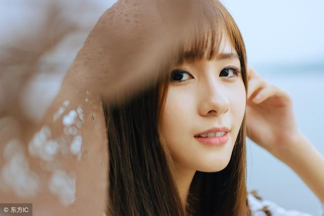 小说：她一声甜腻的老公，直接将霸总老公撩上火，不理一切吻住她