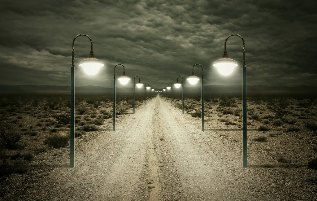 小说：我叫王毅，重生在末世降临之前，不料拜金前女友竟不知死活