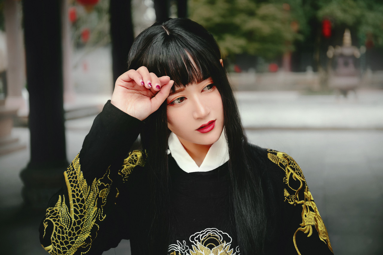 小说：这里规则颠倒，有如同山岳的小白兔，地底穿梭的八爪鱼……