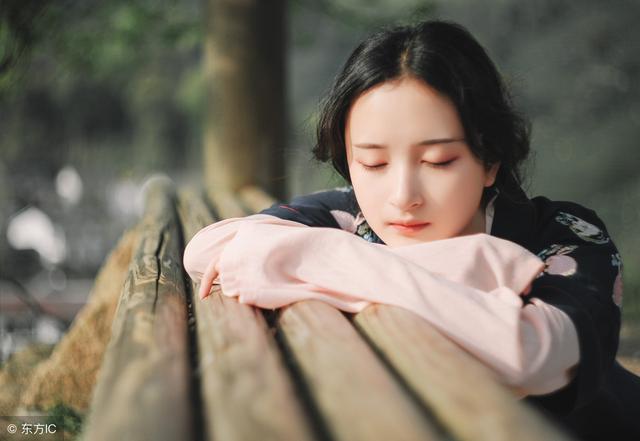 小说：医院聚餐，年轻医生被美女护士狂灌酒，原来是为了这个