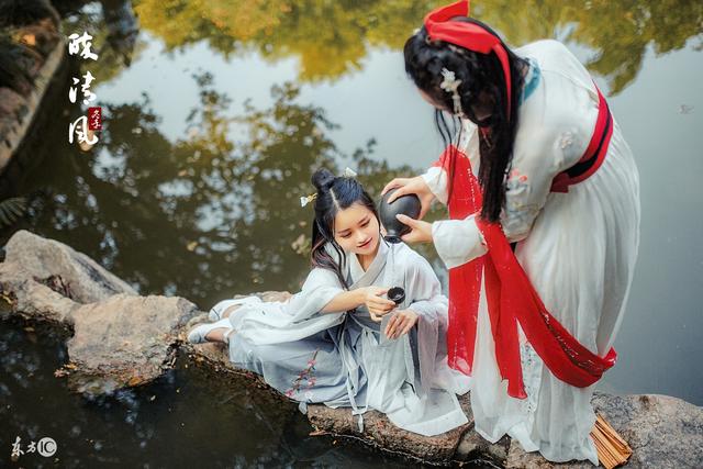 故事：她今天在太子那里受了气，不小心闯进家里的禁地，心有余悸