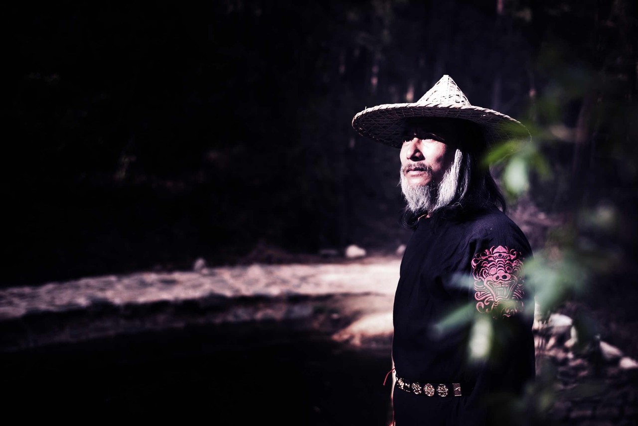 故事：他疯狂修炼导致晕倒，这时出现了魔兽，还要被它们争抢