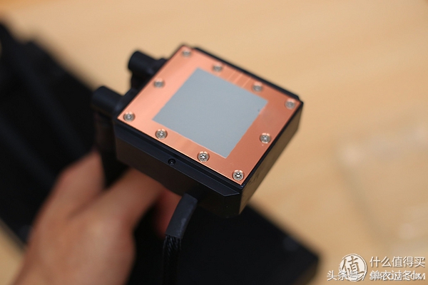 安钛克暗黑系列机箱装机教程,安钛克机箱散热怎么样