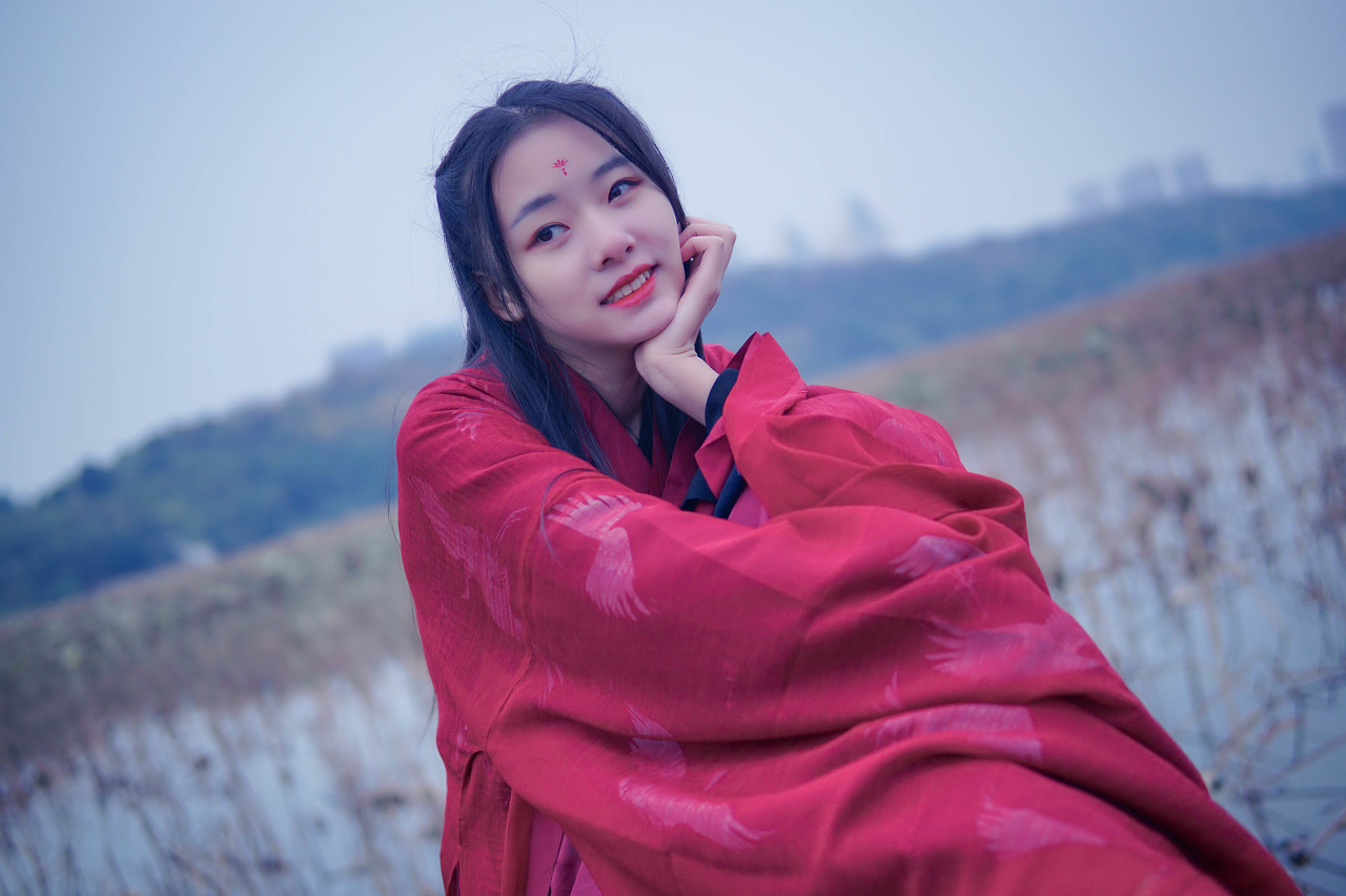 小说：穷小伙随手炼制的丹药，竟卖出两千万天价，众人都懵了