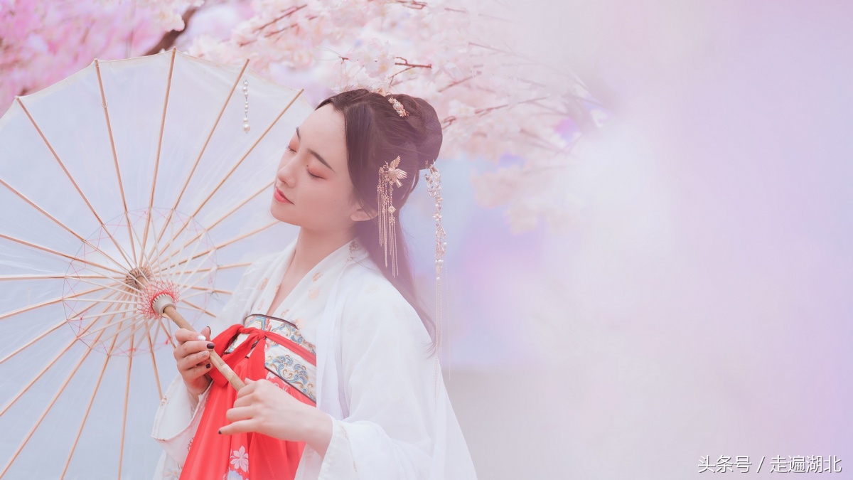 汉服赏花武汉,穿汉服赏桃花林