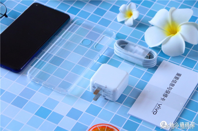 vivoz5x全面详细评测,vivoz5x挖孔屏视频