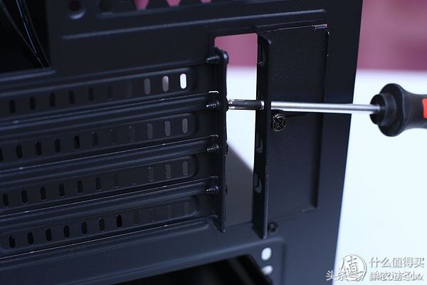 安钛克暗黑系列机箱装机教程,安钛克机箱散热怎么样