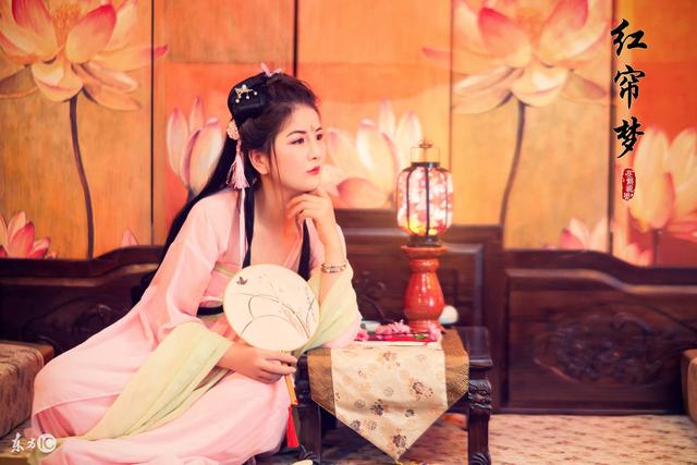 穿越成为痴情王妃的小说,女人意外穿越成王妃的小说