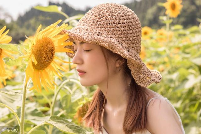 小说：策划部长有意选他为秘书，因前世被查处断然拒绝不后悔