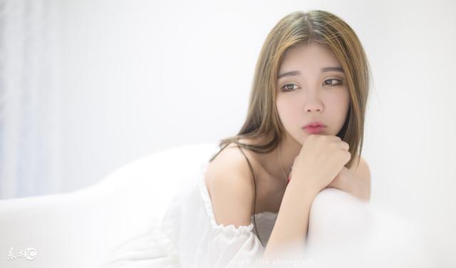 小说：同桌校花被歹徒劫持，却不想校花做出此事，歹徒竟恼羞成怒