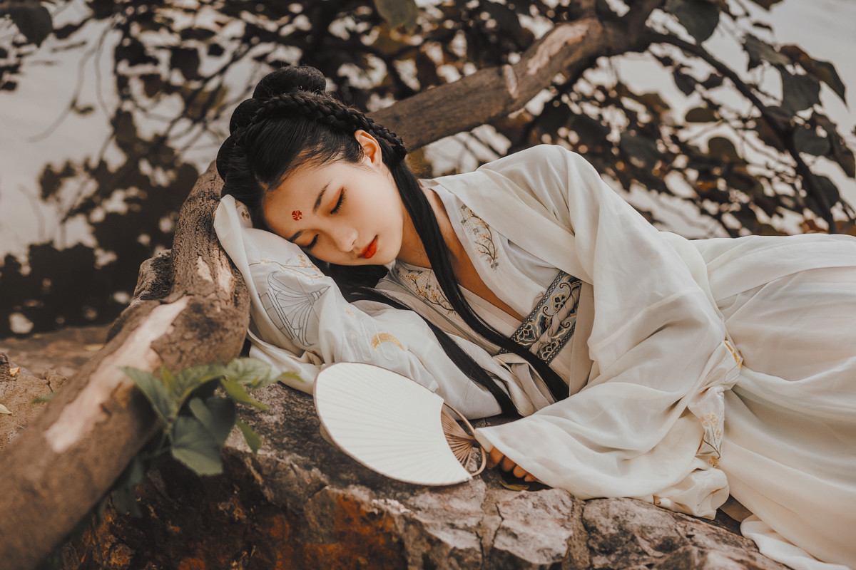 小说：没有人再来对她们耀武扬威，她和奶娘终于过了几天舒心日子