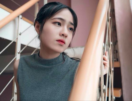 小说：干妈疼儿子，抱住就亲，萌娃儿子竖眉：再这样，我告你非礼