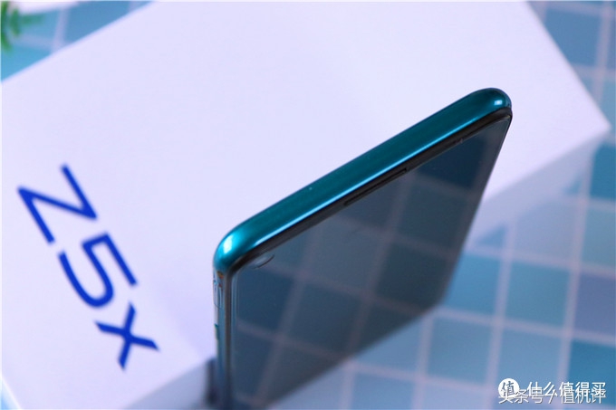 vivoz5x全面详细评测,vivoz5x挖孔屏视频