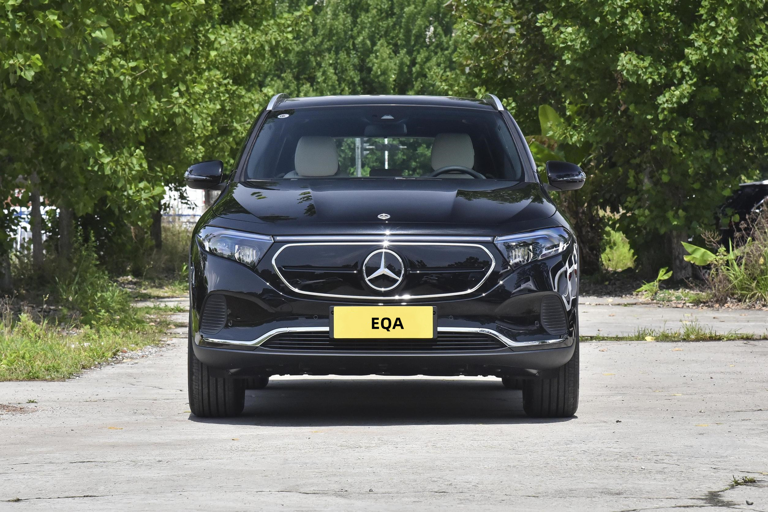 奔驰eqa新款报价图,奔驰eqa260和a200l选哪个