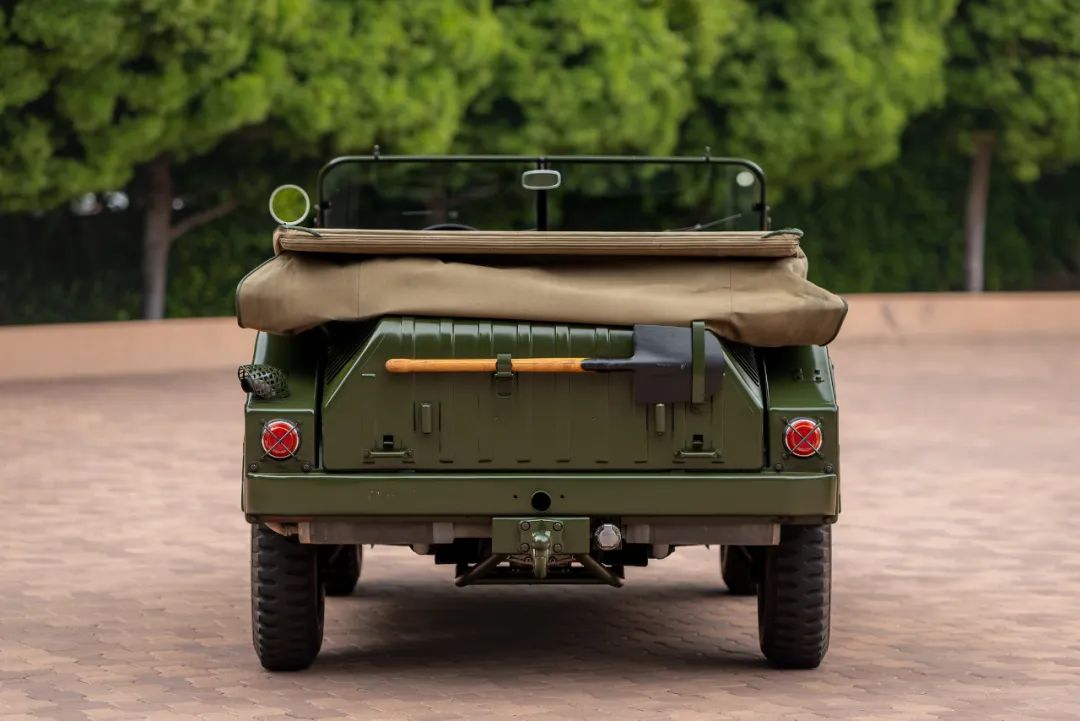 2023款保时捷越野车,06款保时捷越野