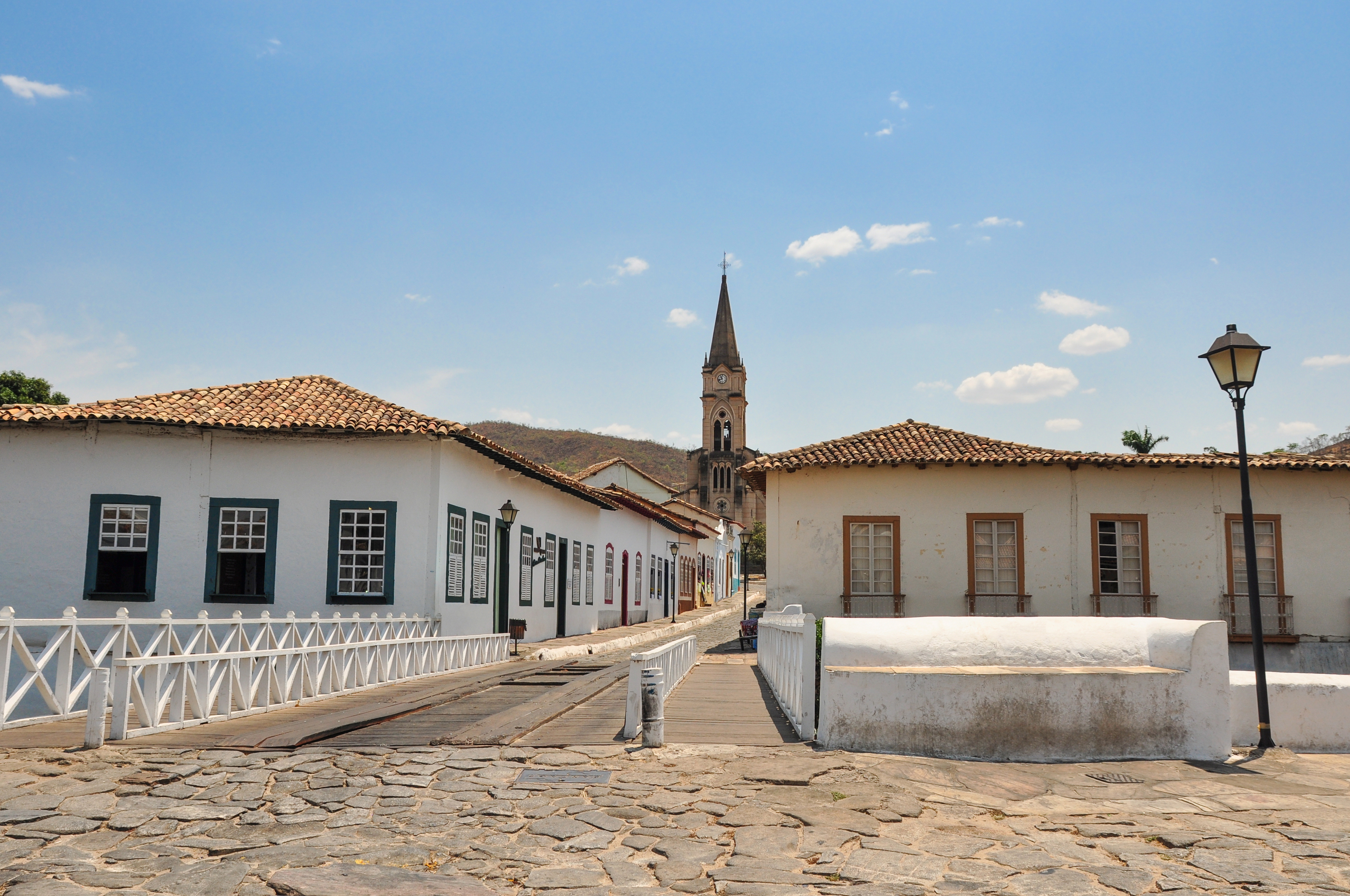 小说：堂兄连连警告防备诱惑，只因曾发生这样丑事？