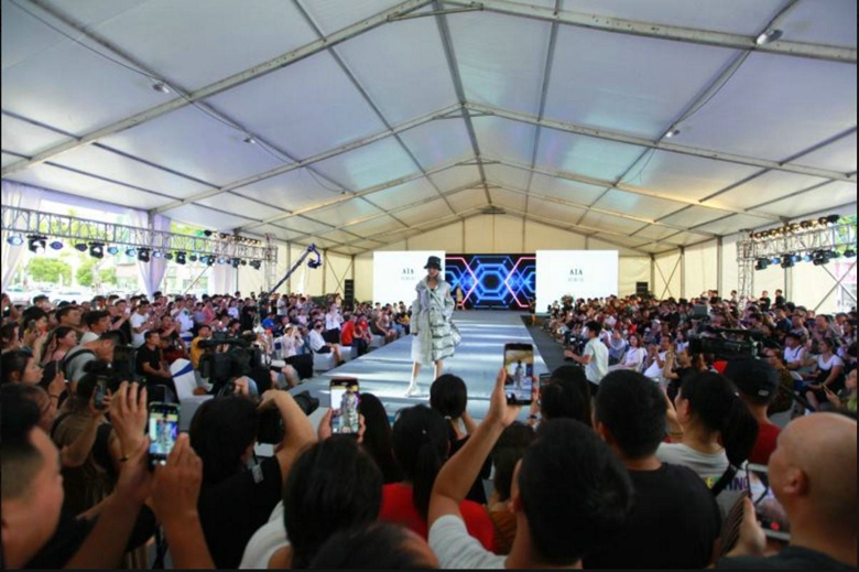 2019首届（中国）羽绒服原创设计论坛暨平湖·中国服装城原创羽绒服采购节盛大启幕