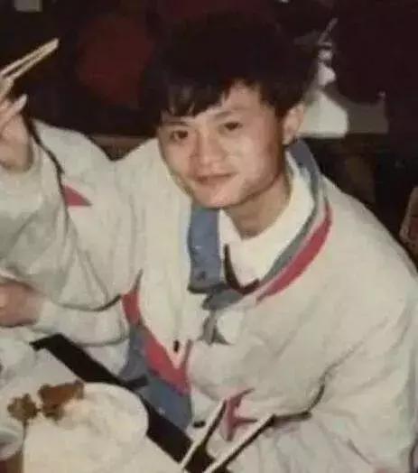 马云卸任阿里董事长,马云卸任阿里员工搞笑表演