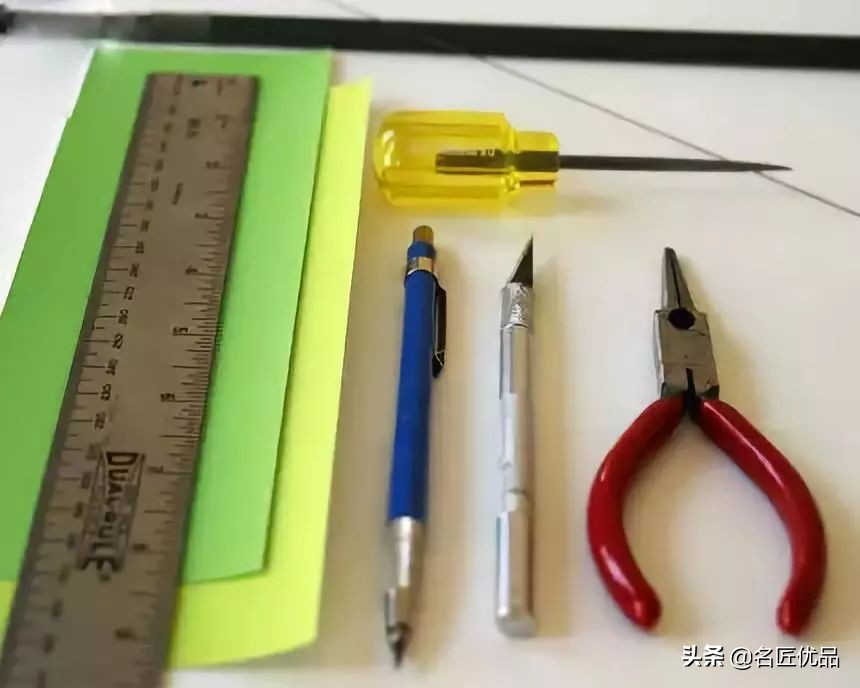 猪年手工制作纸灯笼,大红灯笼手工制作简约过年