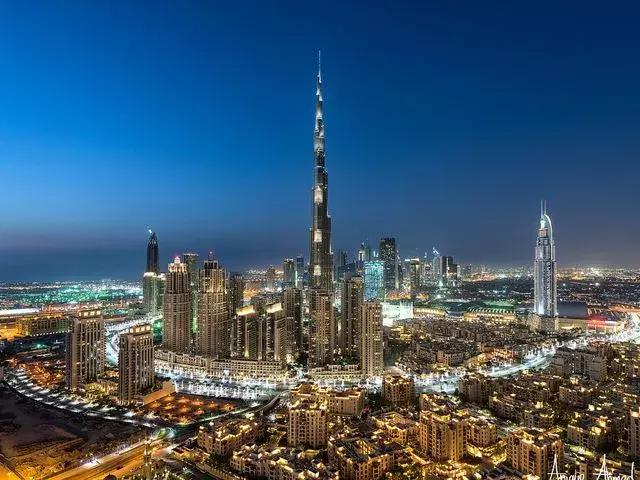 迪拜从小渔村变成壕城,迪拜从一个小渔村发展到现在